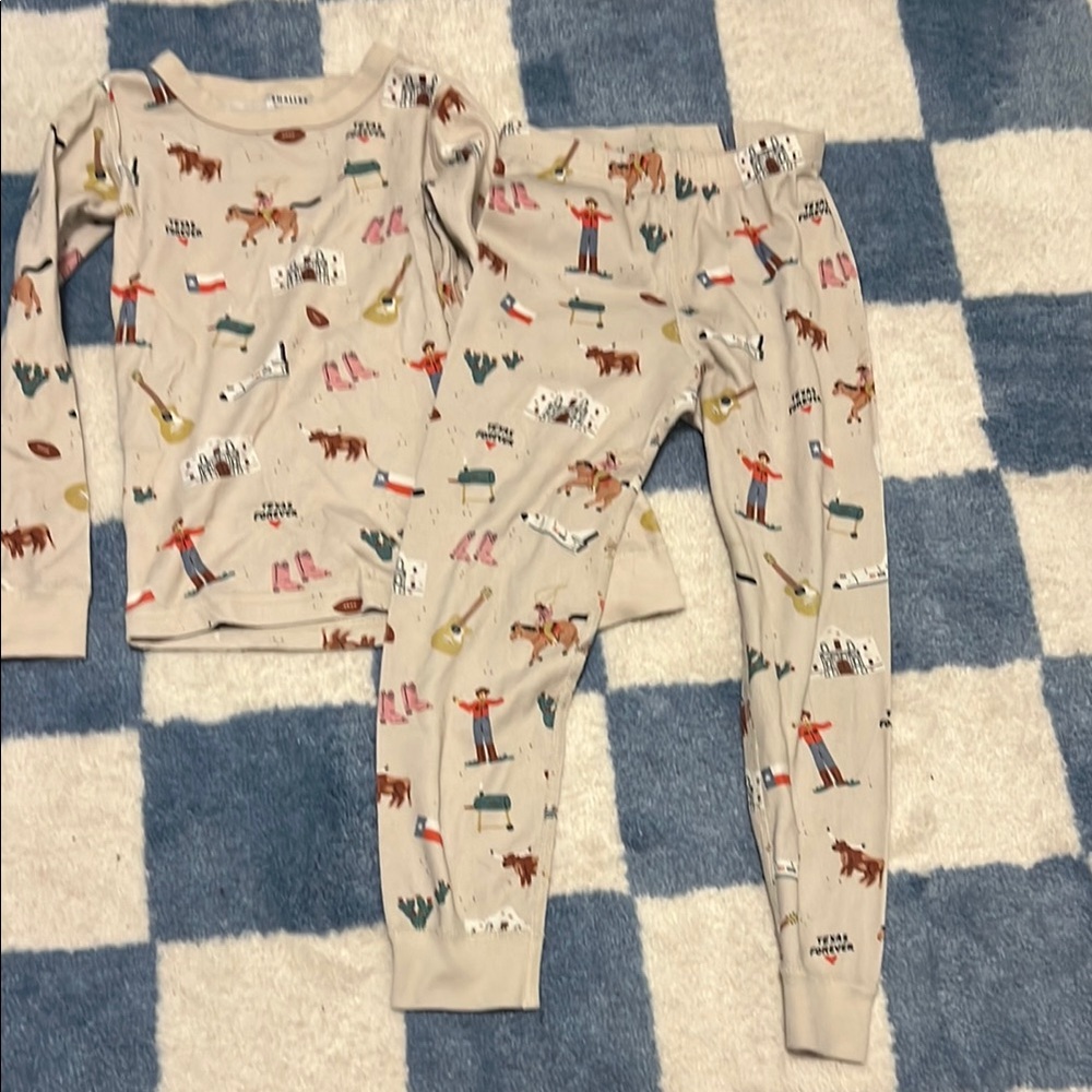 Smaller Things Texas pajamas size 5